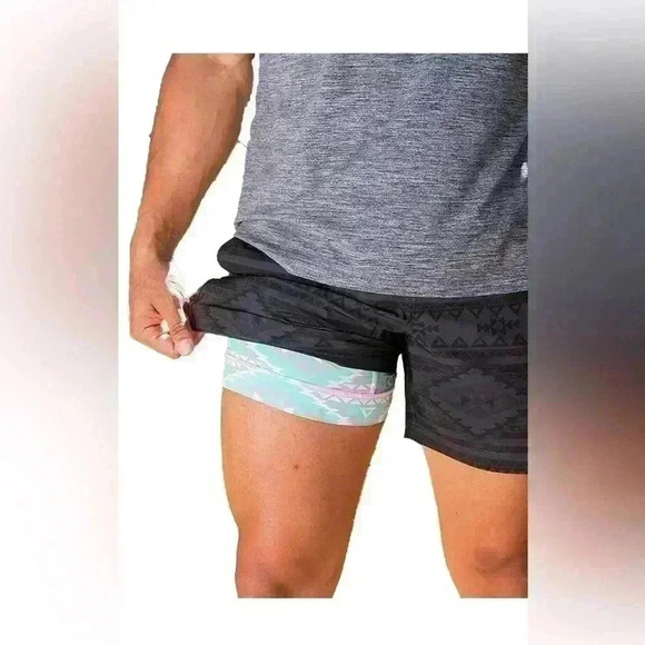 NEW Chubbies The Quests Training Shorts 7” Black Teal Geometric - Picture 2 of 8